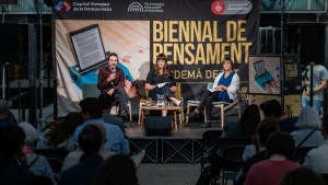 Aigua i democràcia. Límits i reptes per a la governança d’un bé comú. Katie Meehan, Violeta Cabello i Hug March Biennal de Pensament 2024. Aigua i democràcia. Límits i reptes per a la governança d’un bé comú. Katie Meehan, Violeta Cabello i Hug March. Foto:   Edu Pedrocchi